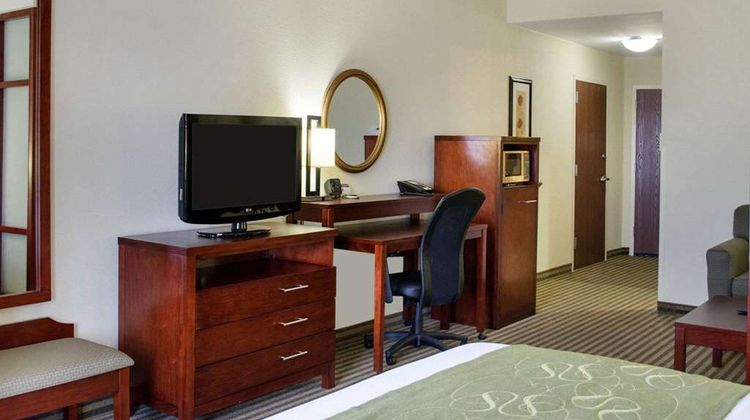 Comfort Suites Greenwood Suite