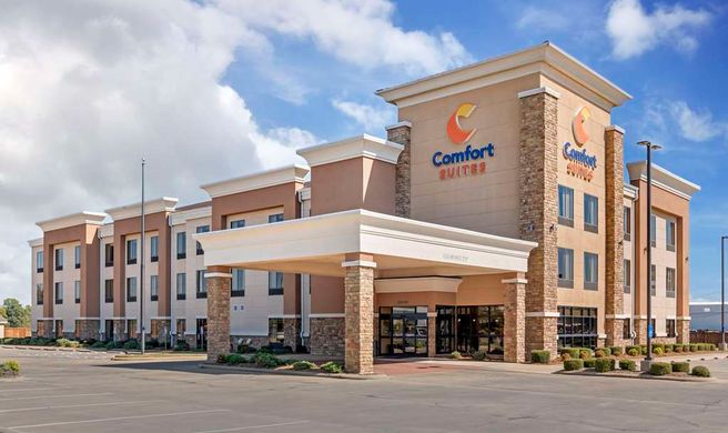 Comfort Suites Greenwood Exterior
