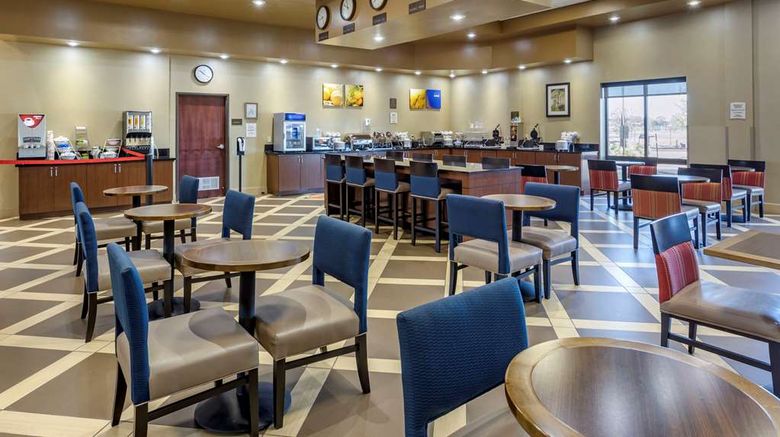 <b>Comfort Suites Batesville Restaurant</b>. Images powered by <a href="https://iceportal.shijigroup.com/" title="IcePortal" target="_blank">IcePortal</a>.