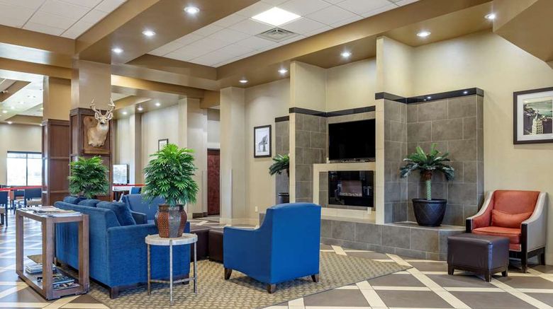 <b>Comfort Suites Batesville Lobby</b>. Images powered by <a href="https://iceportal.shijigroup.com/" title="IcePortal" target="_blank">IcePortal</a>.