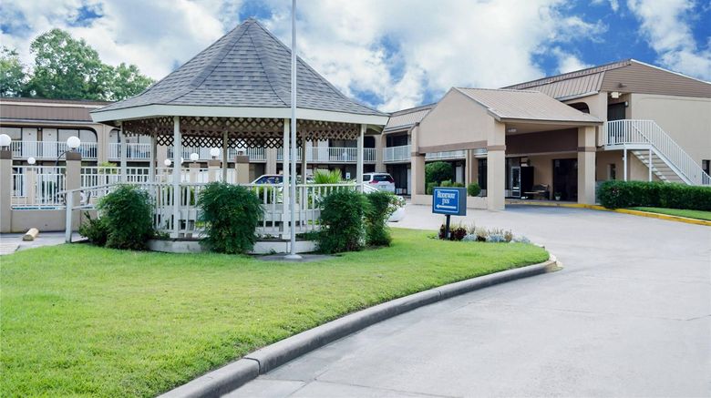 <b>Rodeway Inn Vicksburg Exterior</b>. Images powered by <a href="https://iceportal.shijigroup.com/" title="IcePortal" target="_blank">IcePortal</a>.