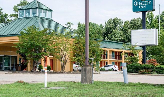 Quality Inn Louisville MS Exterior