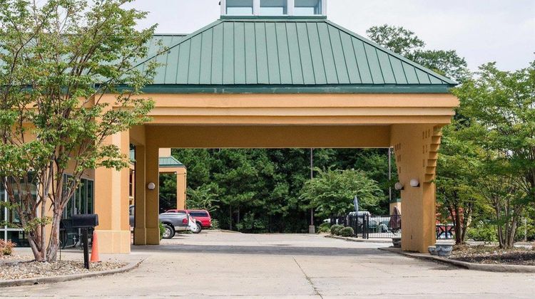 Quality Inn Louisville MS Exterior