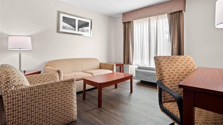<b>Quality Inn Louisville MS Suite</b>. Images powered by <a href="https://iceportal.shijigroup.com/" title="IcePortal" target="_blank">IcePortal</a>.