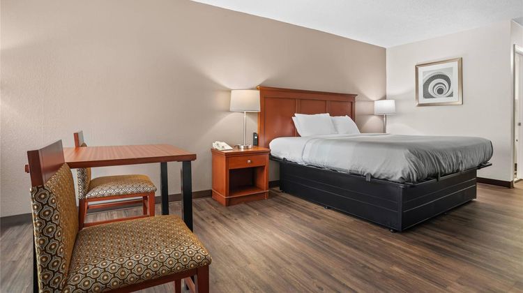 Quality Inn Louisville MS Room