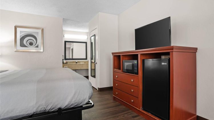 Quality Inn Louisville MS Room