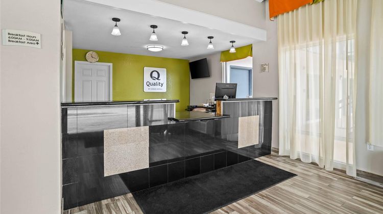 Quality Inn Louisville MS Lobby