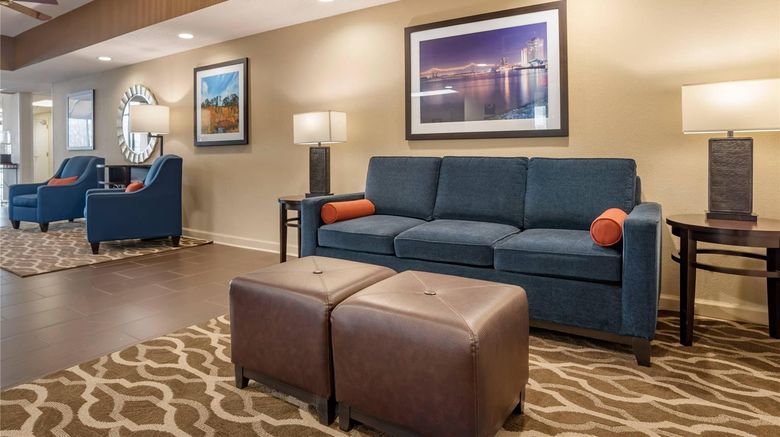 <b>Comfort Inn Pearl Lobby</b>. Images powered by <a href="https://iceportal.shijigroup.com/" title="IcePortal" target="_blank">IcePortal</a>.