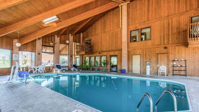 <b>Quality Inn Pool</b>. Images powered by <a href="https://iceportal.shijigroup.com/" title="IcePortal" target="_blank">IcePortal</a>.