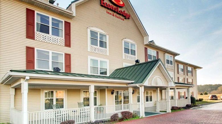 <b>Econo Lodge Inn & Suites Exterior</b>. Images powered by <a href="https://iceportal.shijigroup.com/" title="IcePortal" target="_blank">IcePortal</a>.