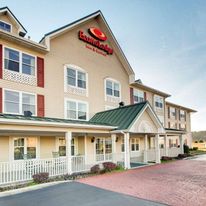 Econo Lodge Inn & Suites