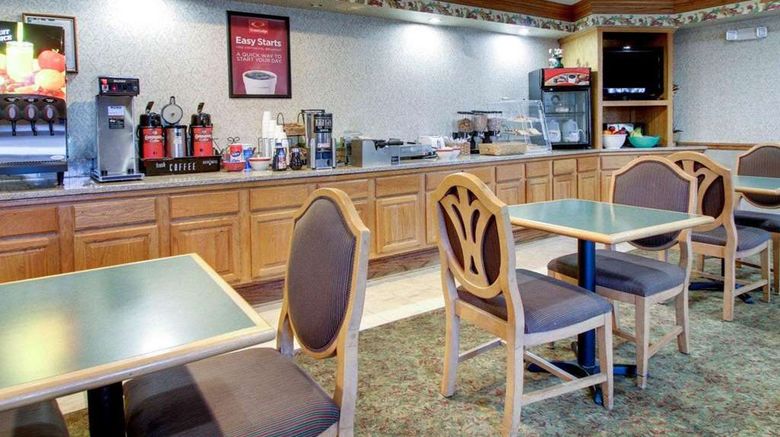 <b>Econo Lodge Inn & Suites Restaurant</b>. Images powered by <a href="https://iceportal.shijigroup.com/" title="IcePortal" target="_blank">IcePortal</a>.
