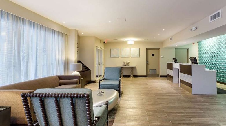 <b>Quality Inn Gulfport Lobby</b>. Images powered by <a href="https://iceportal.shijigroup.com/" title="IcePortal" target="_blank">IcePortal</a>.