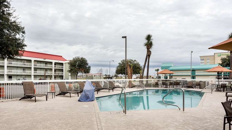 <b>Quality Inn Gulfport Pool</b>. Images powered by <a href="https://iceportal.shijigroup.com/" title="IcePortal" target="_blank">IcePortal</a>.