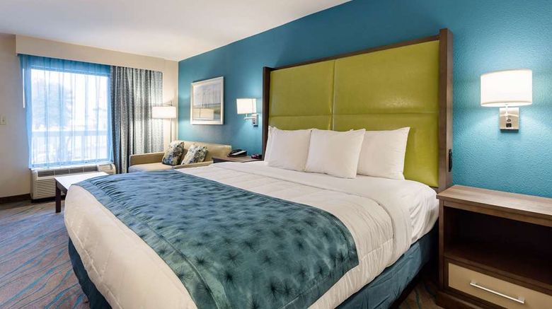 <b>Quality Inn Gulfport Room</b>. Images powered by <a href="https://iceportal.shijigroup.com/" title="IcePortal" target="_blank">IcePortal</a>.