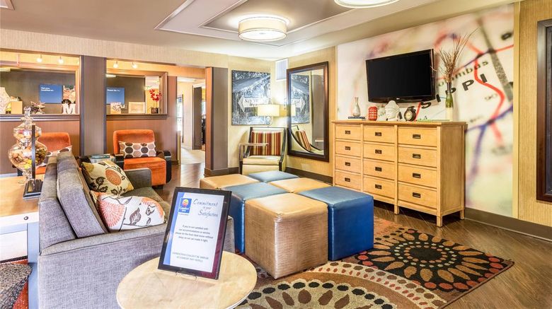 <b>Comfort Inn Tupelo Central Lobby</b>. Images powered by <a href="https://iceportal.shijigroup.com/" title="IcePortal" target="_blank">IcePortal</a>.