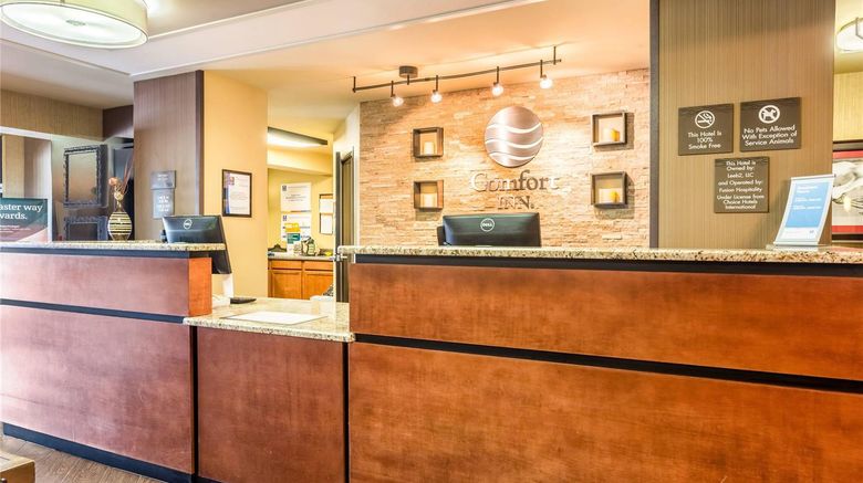 <b>Comfort Inn Tupelo Central Lobby</b>. Images powered by <a href="https://iceportal.shijigroup.com/" title="IcePortal" target="_blank">IcePortal</a>.