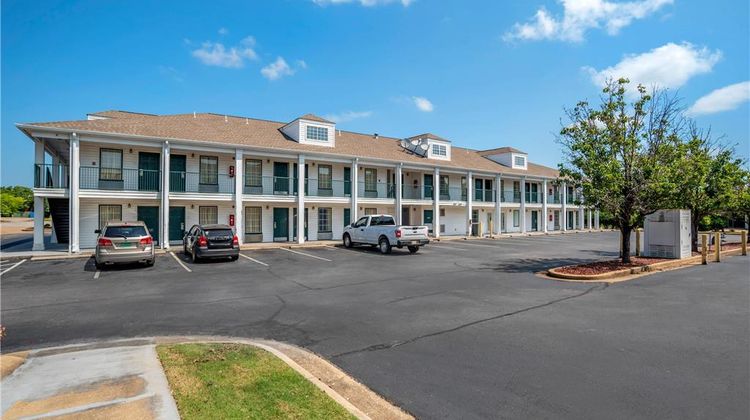 Econo Lodge Tupelo Barnes Crossing Exterior