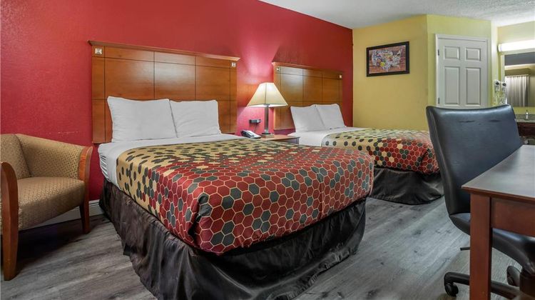 Econo Lodge Tupelo Barnes Crossing Room