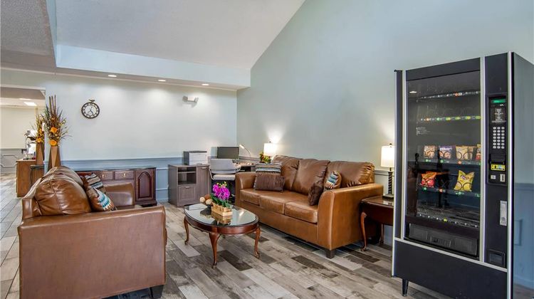 Econo Lodge Tupelo Barnes Crossing Lobby