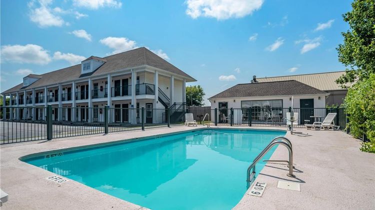 Econo Lodge Tupelo Barnes Crossing Pool
