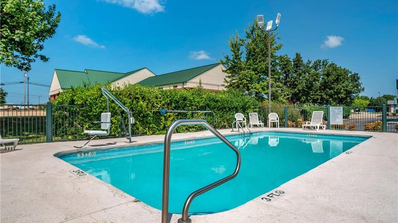 <b>Econo Lodge Tupelo Barnes Crossing Pool</b>. Images powered by <a href="https://iceportal.shijigroup.com/" title="IcePortal" target="_blank">IcePortal</a>.