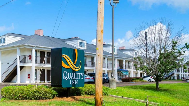 <b>Quality Inn Vicksburg Exterior</b>. Images powered by <a href="https://iceportal.shijigroup.com/" title="IcePortal" target="_blank">IcePortal</a>.