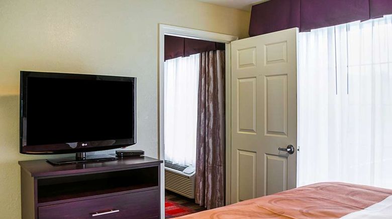 <b>Quality Inn Vicksburg Suite</b>. Images powered by <a href="https://iceportal.shijigroup.com/" title="IcePortal" target="_blank">IcePortal</a>.