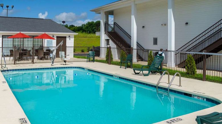 <b>Quality Inn Vicksburg Pool</b>. Images powered by <a href="https://iceportal.shijigroup.com/" title="IcePortal" target="_blank">IcePortal</a>.