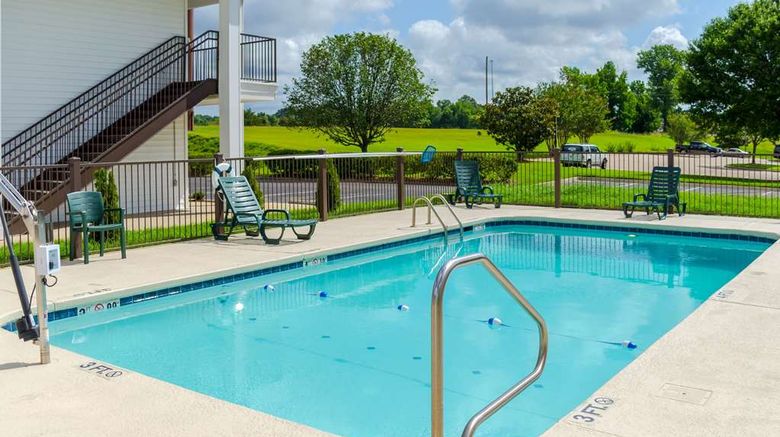 <b>Quality Inn Vicksburg Pool</b>. Images powered by <a href="https://iceportal.shijigroup.com/" title="IcePortal" target="_blank">IcePortal</a>.