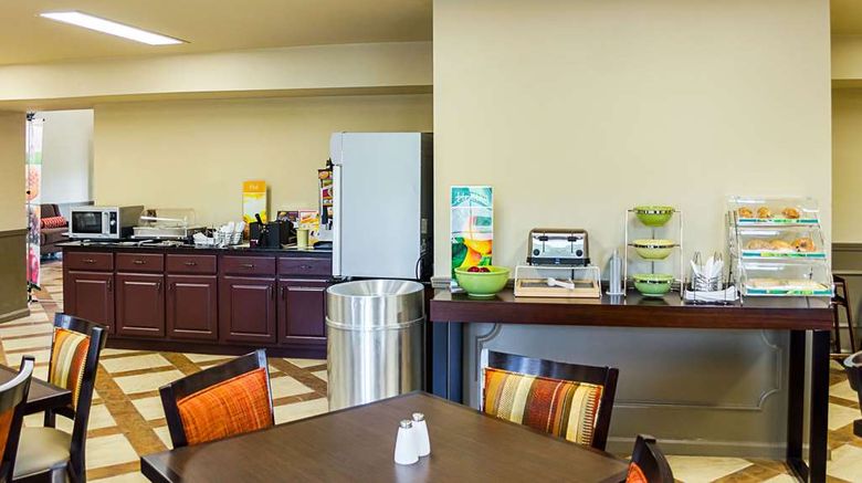 <b>Quality Inn Vicksburg Restaurant</b>. Images powered by <a href="https://iceportal.shijigroup.com/" title="IcePortal" target="_blank">IcePortal</a>.