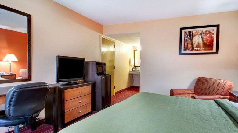<b>Quality Inn Richland Room</b>. Images powered by <a href="https://iceportal.shijigroup.com/" title="IcePortal" target="_blank">IcePortal</a>.