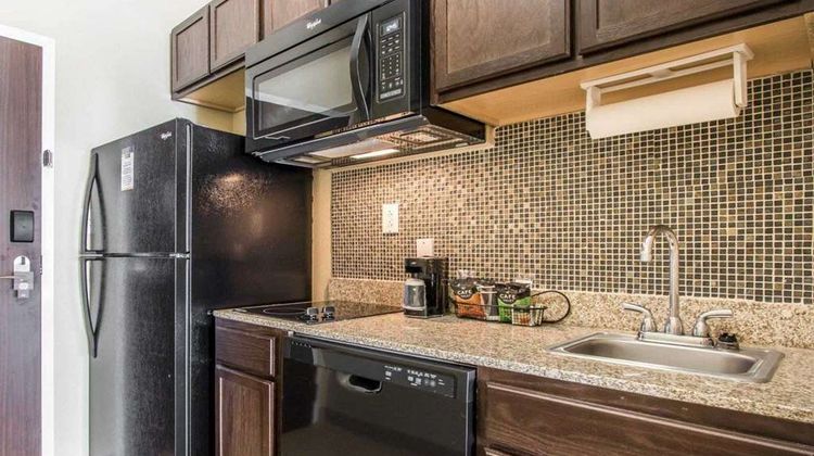 MainStay Suites Meridian Suite