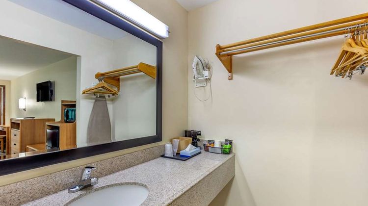 Econo Lodge Kosciusko Room