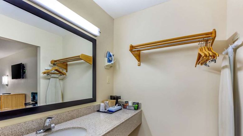 <b>Econo Lodge Kosciusko Room</b>. Images powered by <a href="https://iceportal.shijigroup.com/" title="IcePortal" target="_blank">IcePortal</a>.