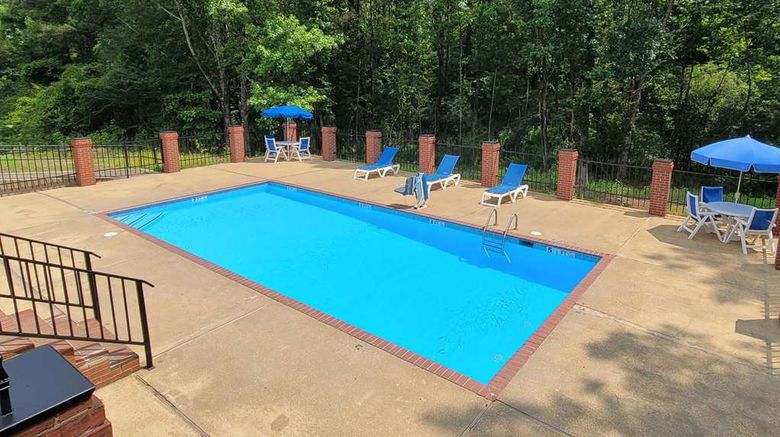 <b>Econo Lodge Kosciusko Pool</b>. Images powered by <a href="https://iceportal.shijigroup.com/" title="IcePortal" target="_blank">IcePortal</a>.