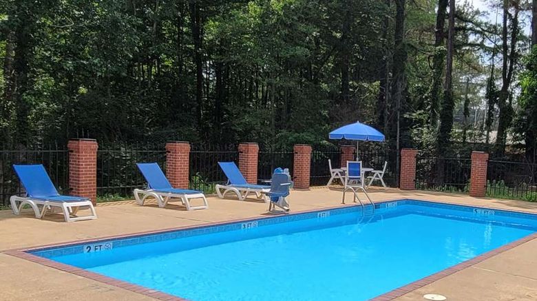<b>Econo Lodge Kosciusko Pool</b>. Images powered by <a href="https://iceportal.shijigroup.com/" title="IcePortal" target="_blank">IcePortal</a>.