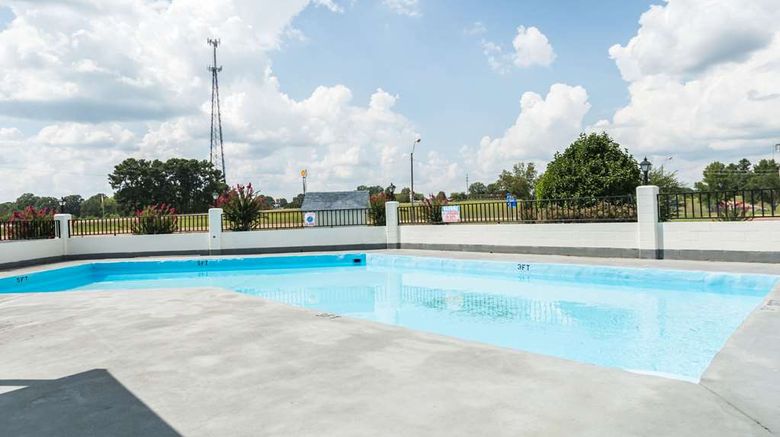 <b>Rodeway Inn Sardis Pool</b>. Images powered by <a href="https://iceportal.shijigroup.com/" title="IcePortal" target="_blank">IcePortal</a>.