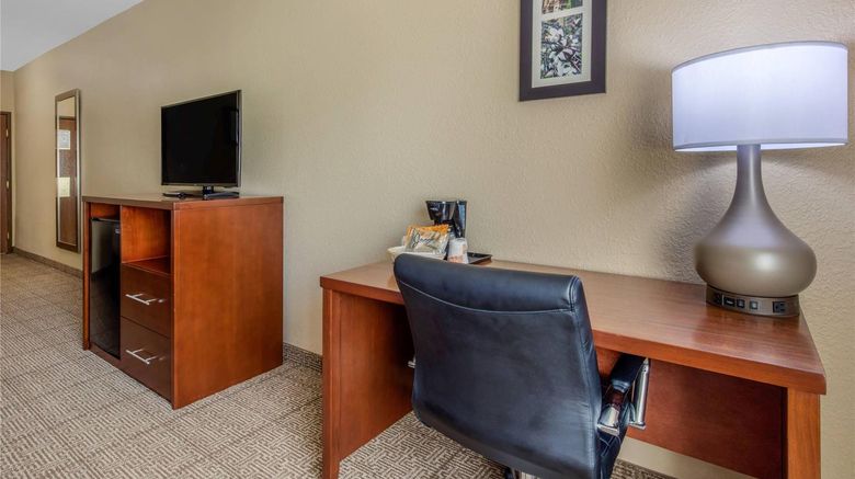 <b>Comfort Inn & Suites McComb Room</b>. Images powered by <a href="https://iceportal.shijigroup.com/" title="IcePortal" target="_blank">IcePortal</a>.