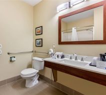 Comfort Inn & Suites McComb Room