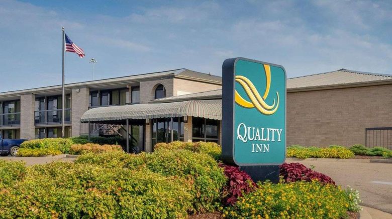 <b>Quality Inn Columbus Exterior</b>. Images powered by <a href="https://iceportal.shijigroup.com/" title="IcePortal" target="_blank">IcePortal</a>.