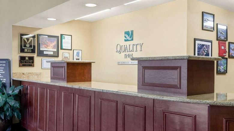 <b>Quality Inn Columbus Lobby</b>. Images powered by <a href="https://iceportal.shijigroup.com/" title="IcePortal" target="_blank">IcePortal</a>.