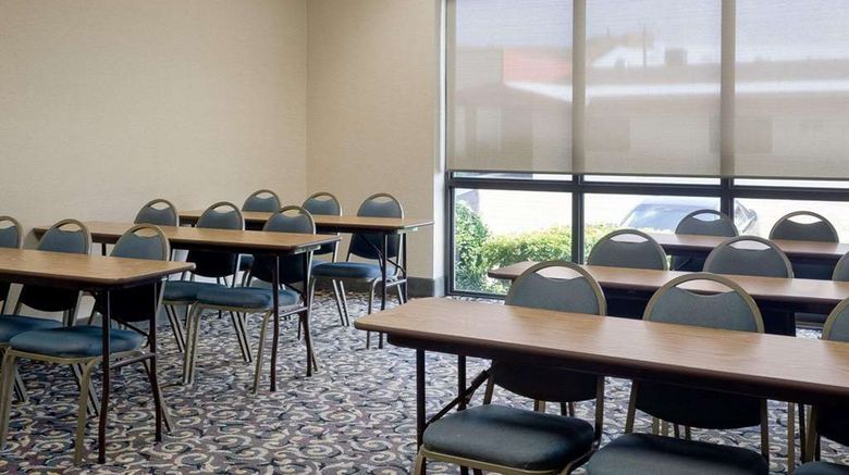 <b>Quality Inn Columbus Meeting</b>. Images powered by <a href="https://iceportal.shijigroup.com/" title="IcePortal" target="_blank">IcePortal</a>.