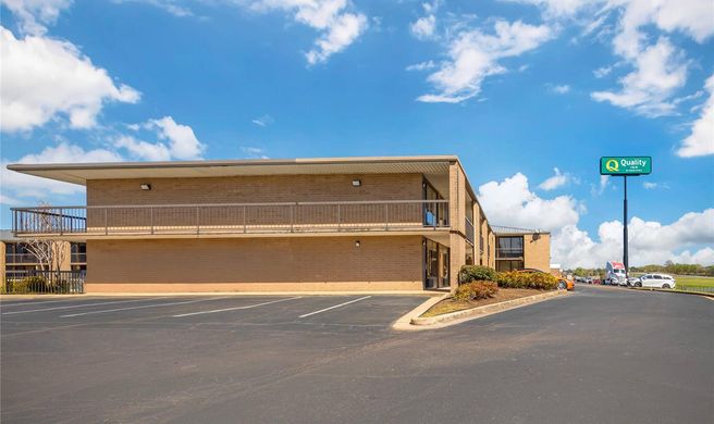 Quality Inn Columbus Exterior