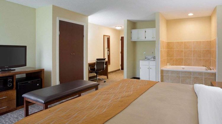 Quality Inn Olive Branch Suite