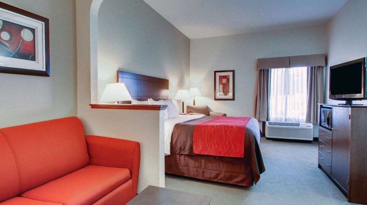 Comfort Inn and Suites Moss Point Room