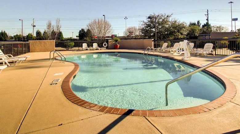 <b>Comfort Inn and Suites Moss Point Pool</b>. Images powered by <a href="https://iceportal.shijigroup.com/" title="IcePortal" target="_blank">IcePortal</a>.