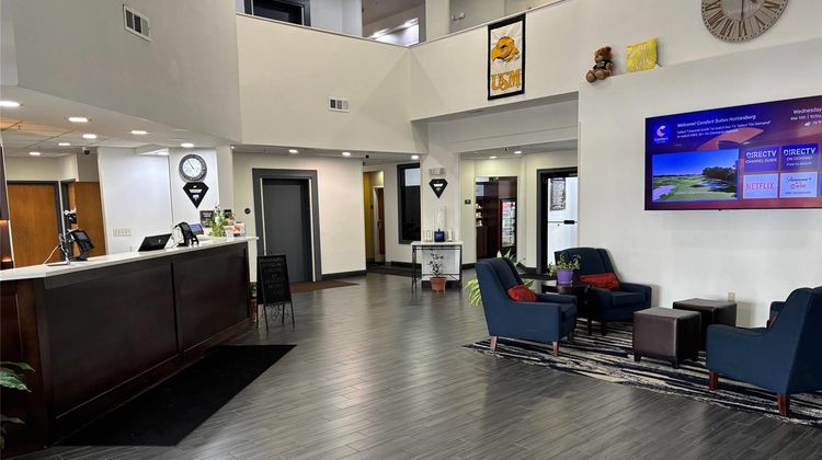 Comfort Suites Hattiesburg near University Lobby