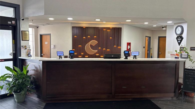 <b>Comfort Suites Hattiesburg near University Lobby</b>. Images powered by <a href="https://iceportal.shijigroup.com/" title="IcePortal" target="_blank">IcePortal</a>.