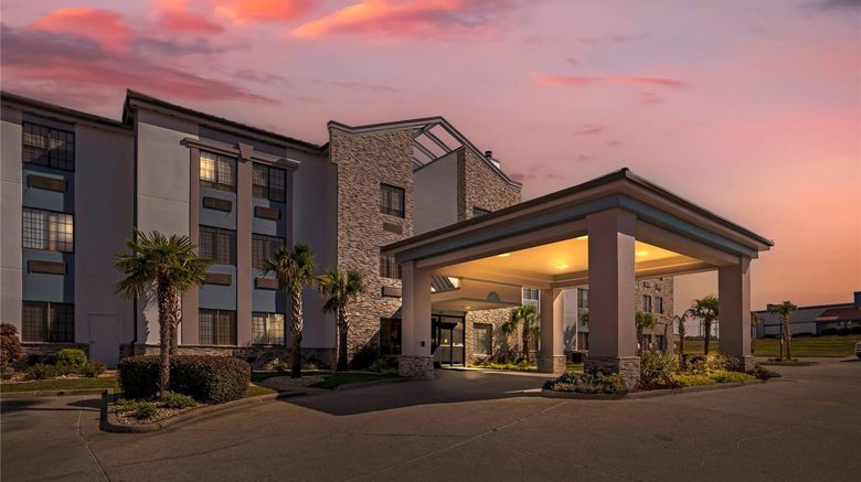 <b>Comfort Suites Hattiesburg near University Exterior</b>. Images powered by <a href="https://iceportal.shijigroup.com/" title="IcePortal" target="_blank">IcePortal</a>.